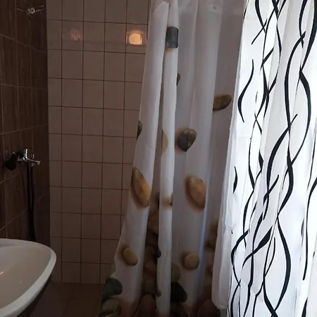 Tereza 山林小屋 *